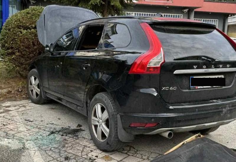 Požar na Volvu  - Gorio automobil političara Ante Lozančića iz Novog Travnika