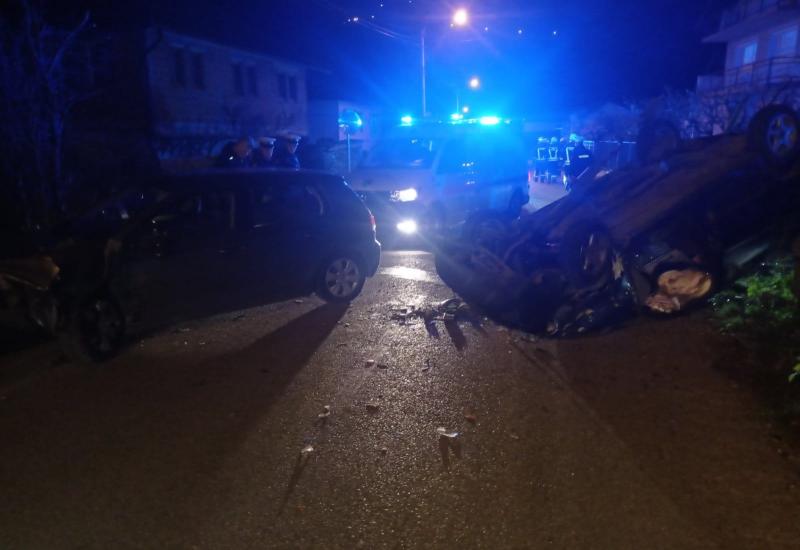 Teška nesreća u Banja Luci - vozilo završilo na krovu
