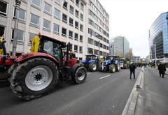 Traktorima blokirali Bruxelles - prosvjed protiv EU politike