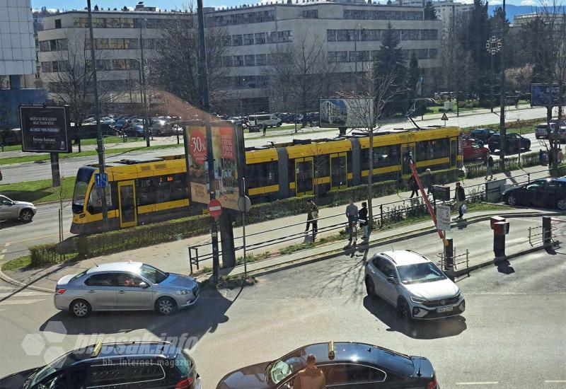 Nakon 40 godina novi tramvaji u Sarajevu - imaju WiFi klimu, USB za mobitel...