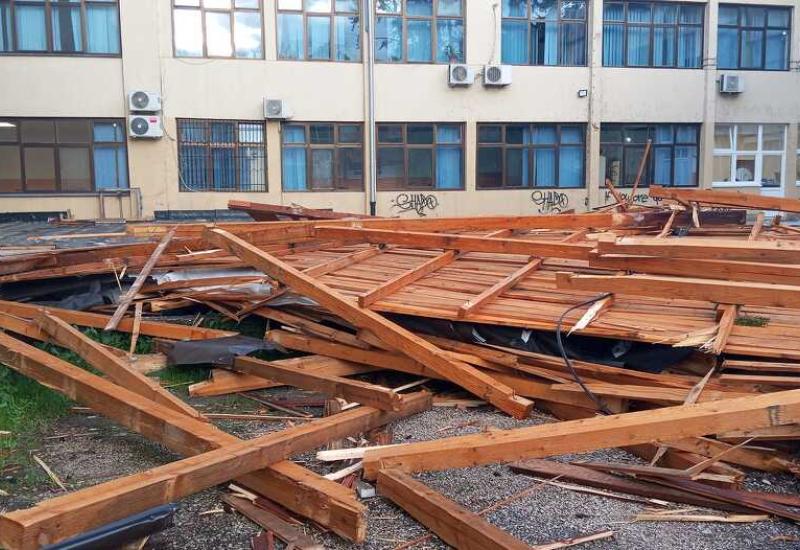 Ovo je drugi put da vjetar uništava krov na školi - Olujni vjetar odnio krov sa gimnazije u Gračanici