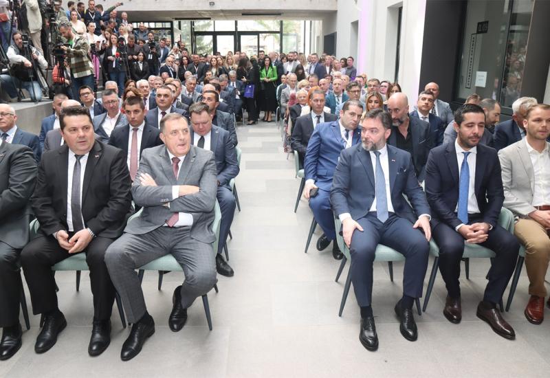 Jedni tvrde da Dodik sprema bijeg, Dodik kaže da sprema novu uniju i izbore koje neće priznati Zapad