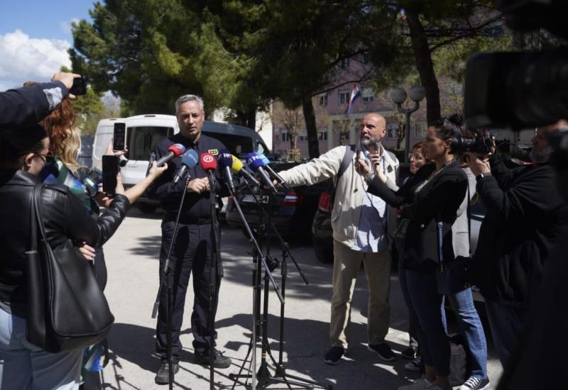 Policija o neredima u Splitu: "Privedena su 54 huligana, ozlijeđeno je 14 policajaca, neki i teško"