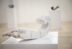 Skulpture koje dišu emocijama: Maša Paunović Mostarcima predstavila 'Oslobađanje' 
