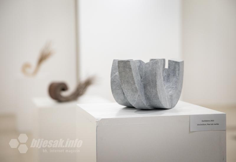 Skulpture koje dišu emocijama: Maša Paunović Mostarcima predstavila 'Oslobađanje' 