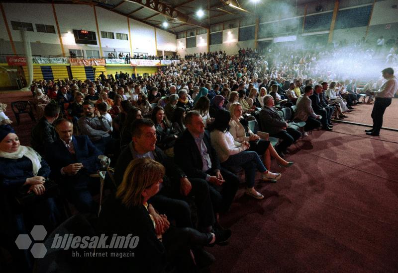 Bosanska diva poklonila Mostaru koncert pun ljubavi 
