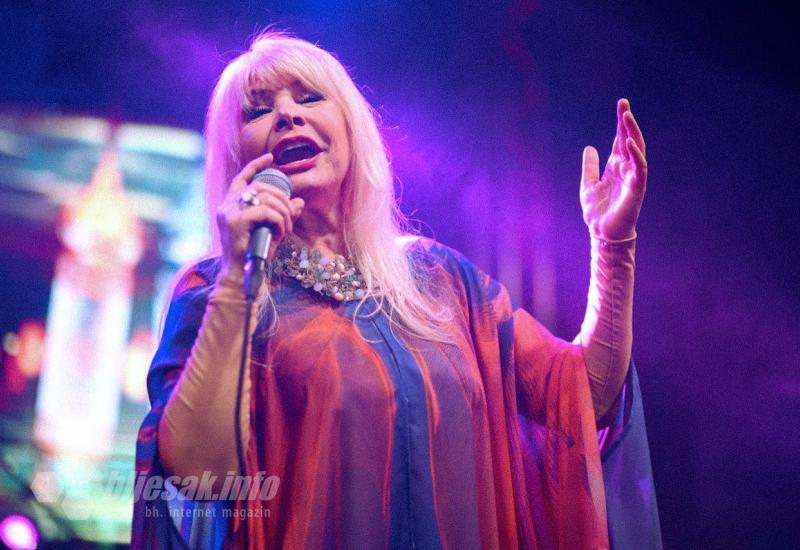 Bosanska diva poklonila Mostaru koncert pun ljubavi 