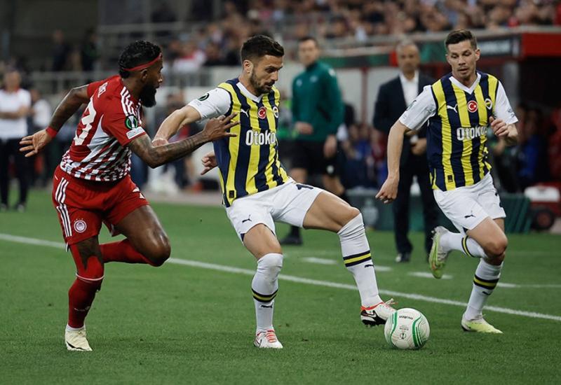 VIDEO I Olympiakos ispustio tri gola prednosti, Martinez zaustavio Lille 