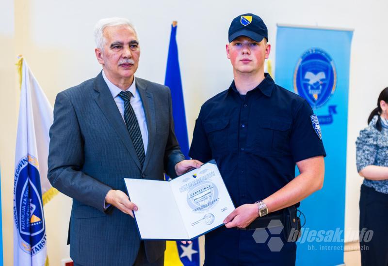 Novi policajci... - Mostar: SIPA predstavila deset novih policajaca