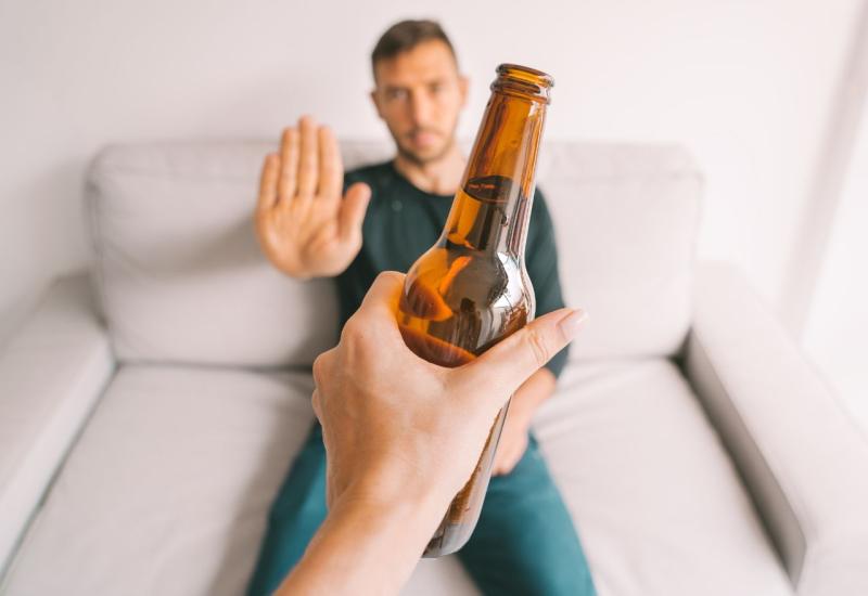 Znate li što se događa s vašom jetrom kad prestanete piti alkohol?