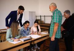 FOTO | U BiH otvorena biračka mjesta za izbore u Hrvatskoj