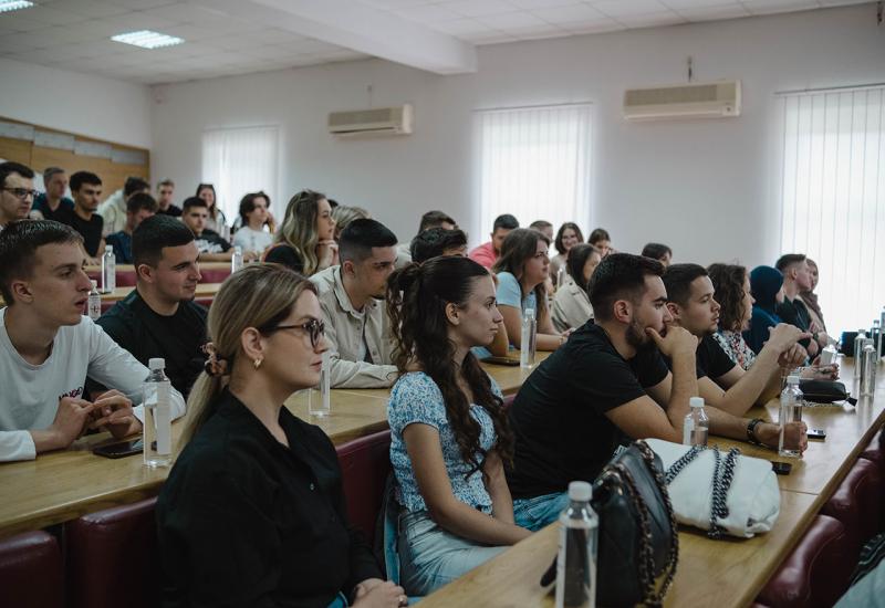 Kviz znanja za maturante na Univerzitetu Džemal Bijedić - Završen dvodnevni kviz znanja za maturante na Univerzitetu 