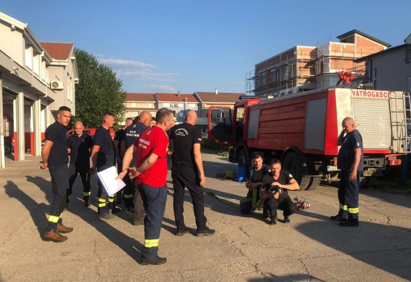 Polaganje ispita za dobrovoljnog vatrogasca - Hercegovina bogatija za 13 vatrogasaca i jednu vatrogaskinju
