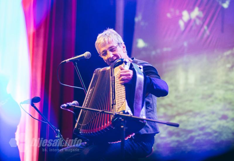 Koncert Amire Medunjanin u Mostaru - Dobro raspoloženu Sarajku mostarska publika dočekala pljeskom