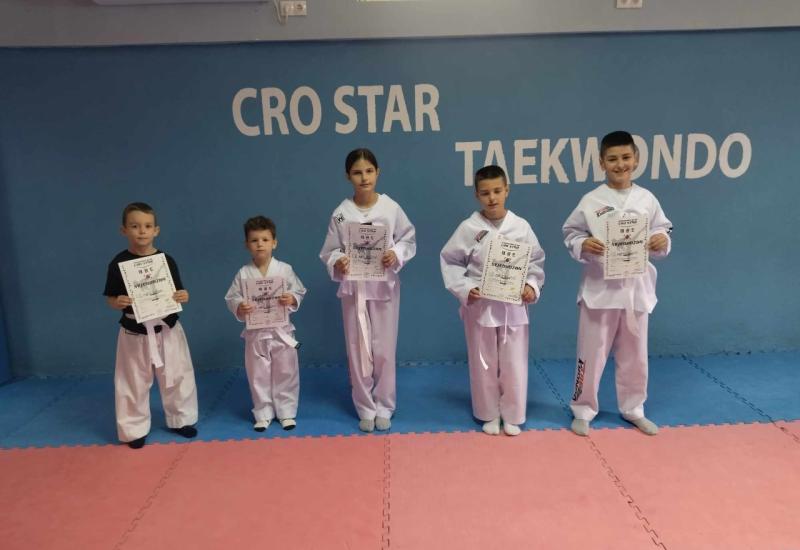 Nagrade i priznanja za najbolje članove Taekwondo kluba Cro Star - 16 medalja i 15 novih pojaseva za članove Taekwondo kluba Cro Star