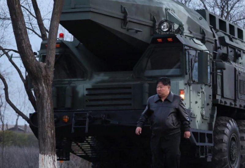 Kim Jong Un nadgledao probno ispaljivanje iz 'tehnički ažuriranog' višecjevnog raketnog sustava