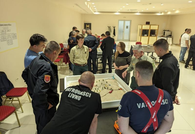 Vatrogasci su razmjenjivali iskustva - FOTO | Mostar domaćin obuke: Vatrogasci učili i razmjenjivali iskustva 