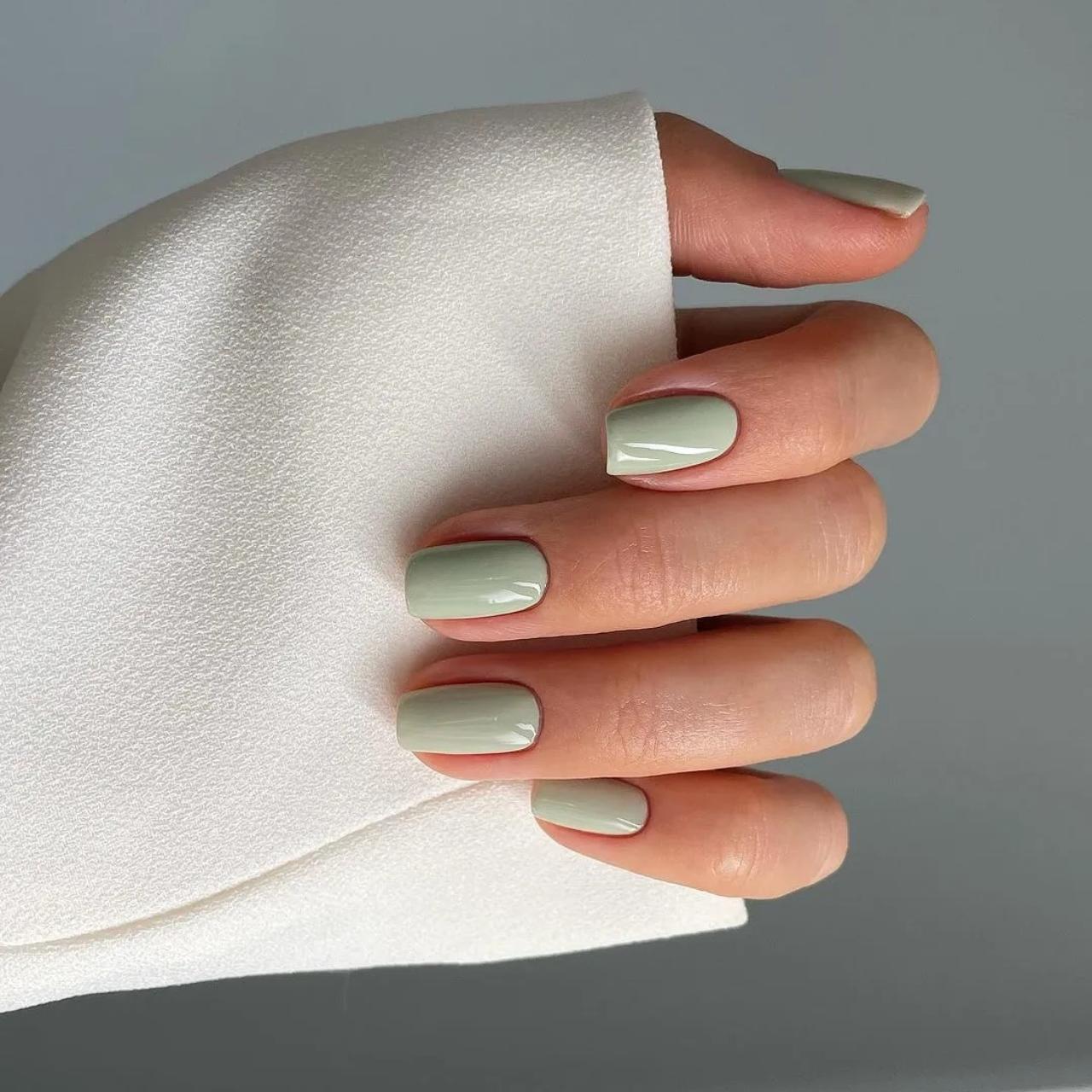 Milky mint nails - Ova nijansa zelene pravi je hit proljetnih manikura  - Vole je i Hercegovke 