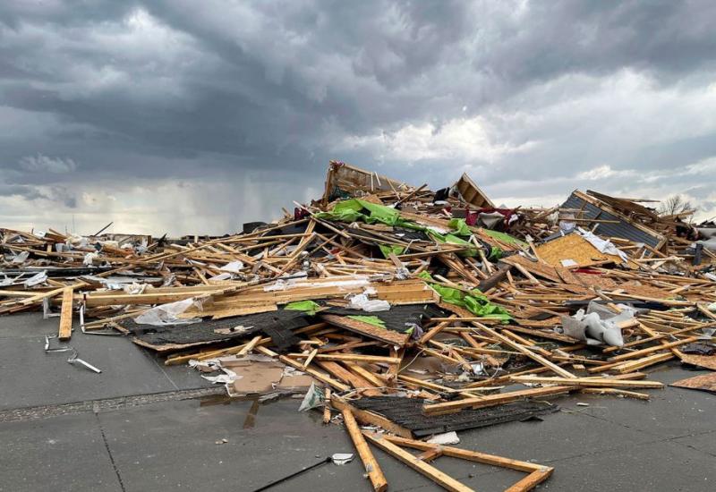 Tornado - Tornada uništavaju zgrade i kuće u državama Nebraska i Iowa