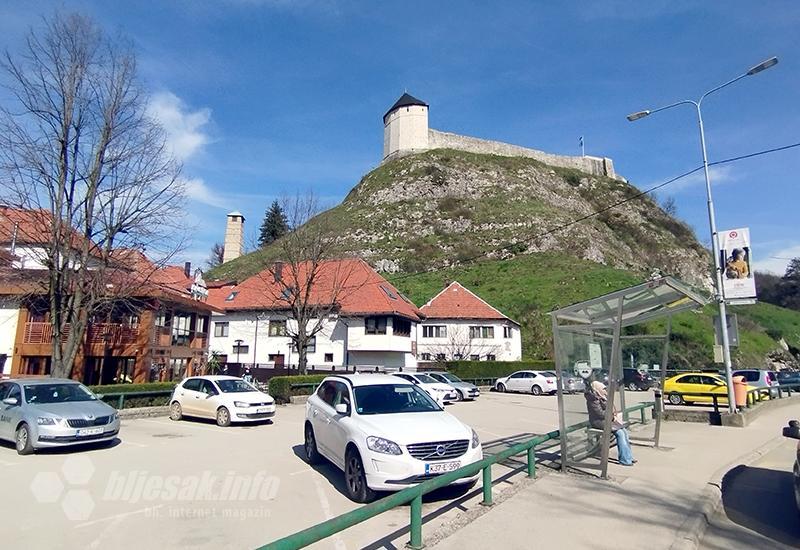 Gradina, još jednom - Tešanj, nebeska arabeska ispod labuđih krila od žestac kamena