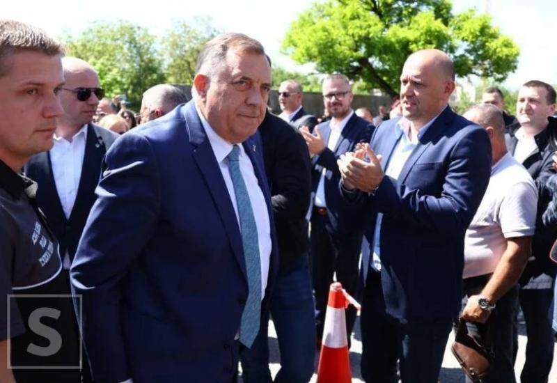 Predsjednik Republike Srpske Milorad Dodik - Dodik stigao na suđenje - Dočekan pljeskom 