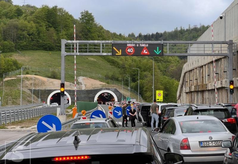 Pojačan promet prema jugu Hercegovine - Kolone vozila od Bradine