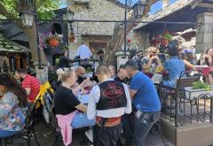 FOTO | Turisti sa svih kontinenata "preplavili" Mostar, očekuje se rekordna sezona