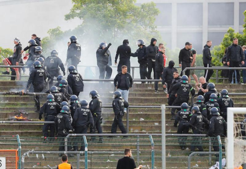 Neredi u Njemačkoj, 155 policajaca ozlijeđeno