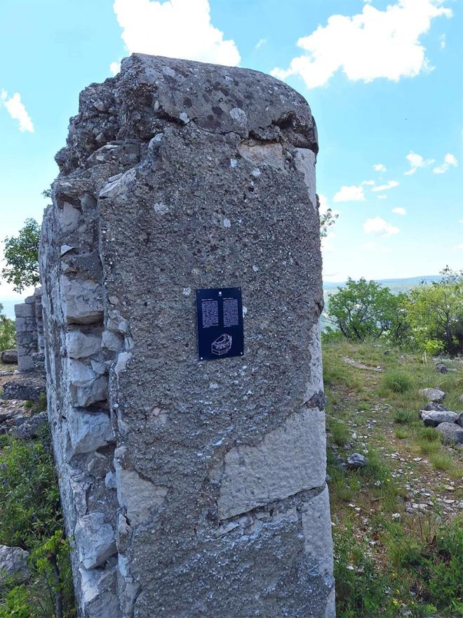 Ostaci utvrde na Humu - Austrougarske utvrde na Humu – Skrivena povijest koja treba otkriti