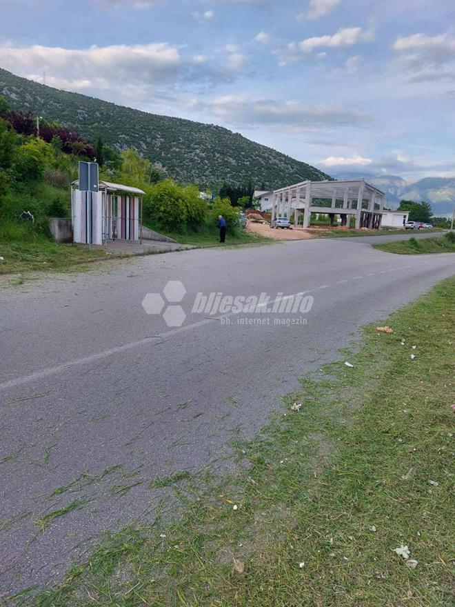 Uređenje dijela prometnice od Mostara prema Vojnu - FOTO | Primjer mnogima: Mještani Orlaca i Raštana uredili prometnicu od Mostara prema Vojnu