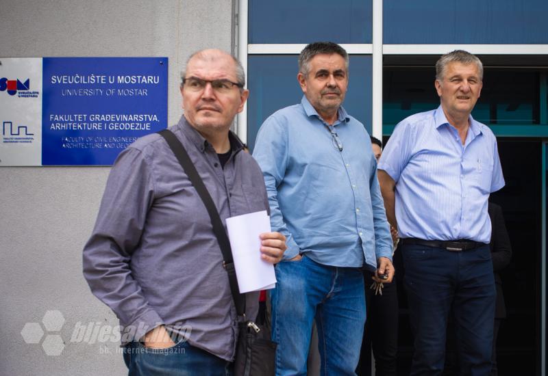 Djelatnici Fakulteta građevinarstva, arhitekture i geodezije Sveučilišta u Mostaru - Jednostani štrajk upozorenja djelatnika: Stigao odgovor Sveučilišta u Mostaru 