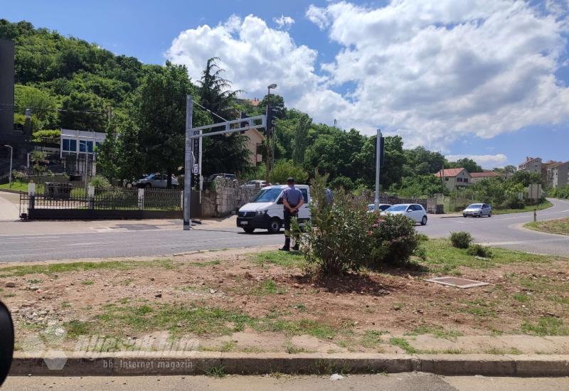 Na terenu su i pripadnici PU Mostar  - Sjeverni izlaz iz Mostara: Zasvijetlili semafori 