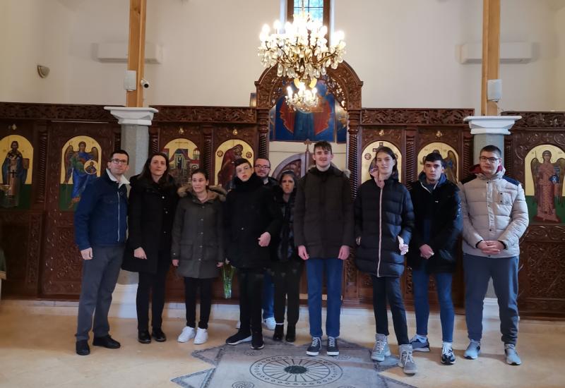 Školarci obišli religiozne objekte Mostara  - Školarci obišli religiozne objekte Mostara 