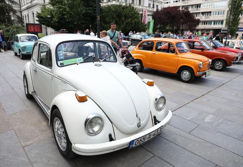 Izložba old timer automobila u Sarajevu - Izložba starih automobila u Sarajevu: Đevad Vereget iz Osijeka dovezao 