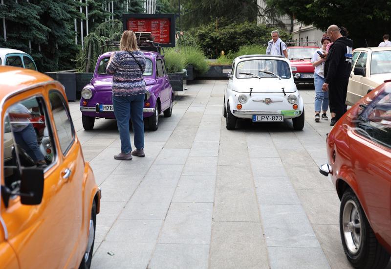 Izložba old timer automobila u Sarajevu - Izložba starih automobila u Sarajevu: Đevad Vereget iz Osijeka dovezao 