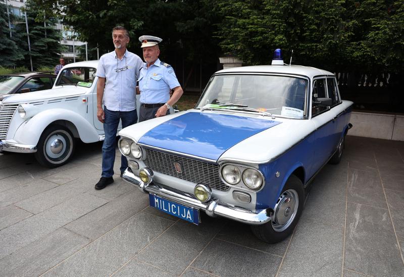 Izložba starih automobila u Sarajevu: Đevad Vereget iz Osijeka dovezao 'tristaća'