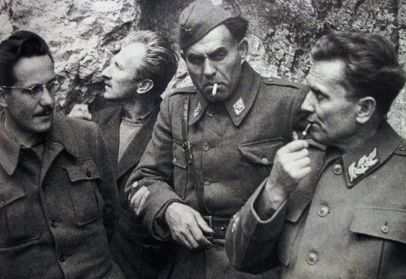 Josip Broz Tito sa suradnicima - Prije 80 godina formirana je Titova zloglasna služba sigurnosti