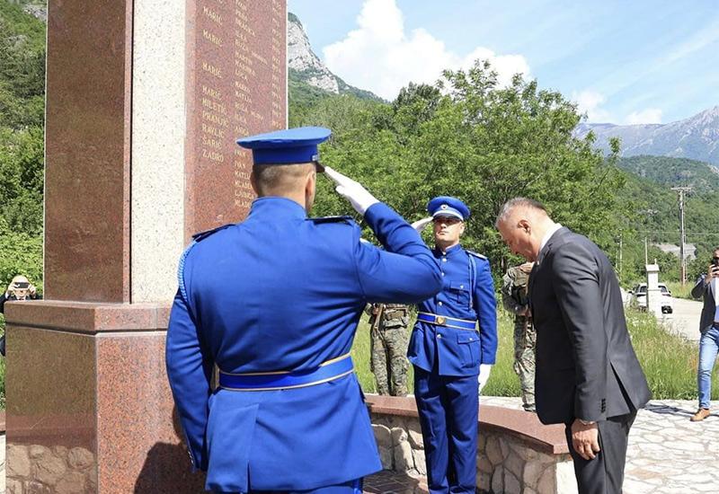 Helez se poklonio žrtvama u Grabovici