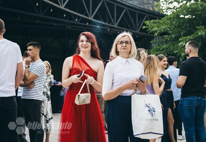 FOTO | Otvorena sezona maturalnih zabava u Mostaru 