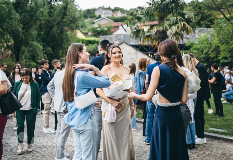 FOTO | Otvorena sezona maturalnih zabava u Mostaru 