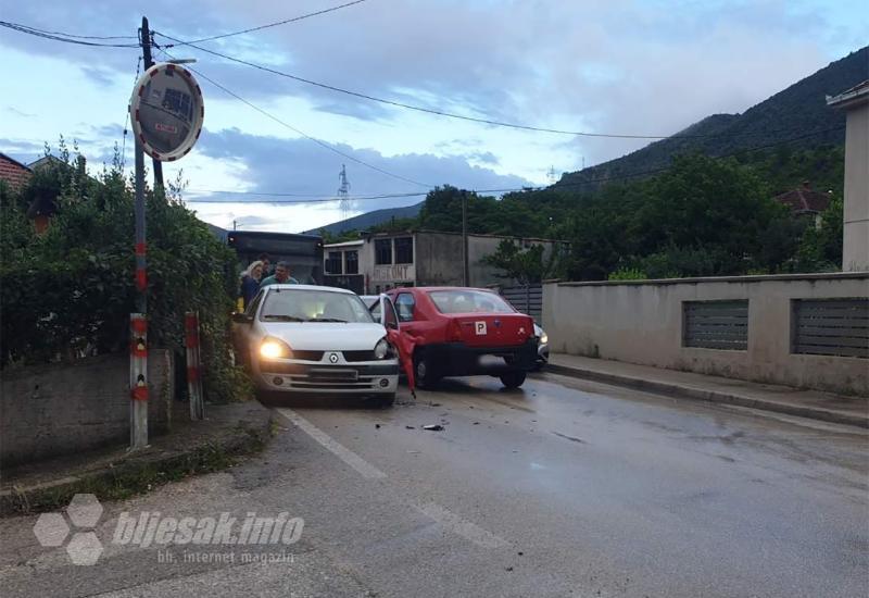 FOTO | Prometni kolaps u Mostaru zbog sudara u Bakijinoj luci