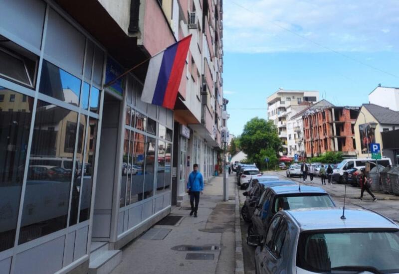 Istaknute zastave RS na ulicama Banja Luke - U Srebrenici osvanuli plakati: 