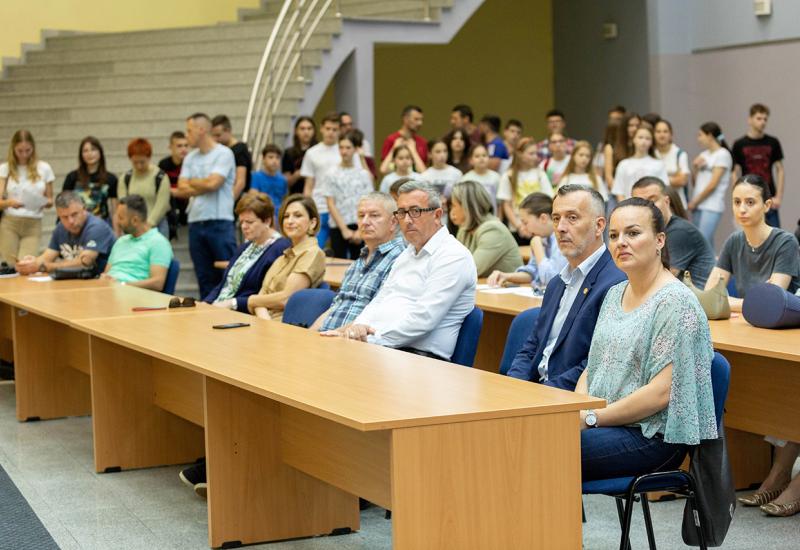 VELIKA FOTO GALERIJA | Proglašeni najuspješniji u školskom sportu u Mostaru