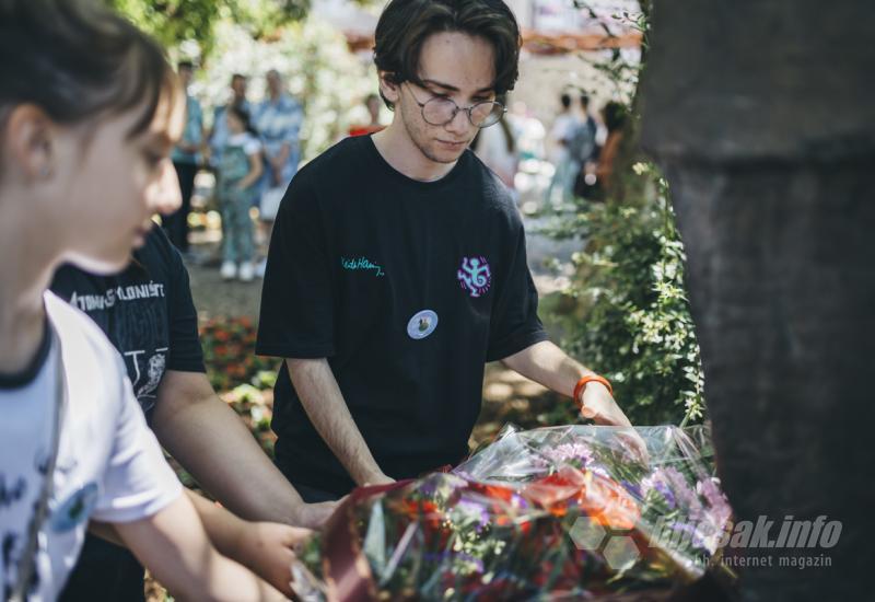 Pred žirijem težak zadatak: Na Šantićevom festivalu i pjesma za stradalu djecu u školi u Beogradu