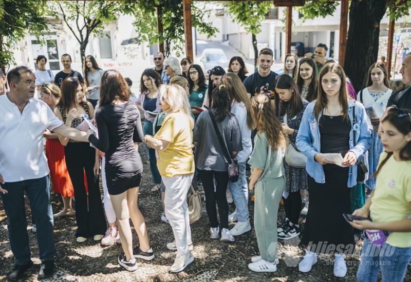  11. Šantićev festival djece pjesnika - Pred žirijem težak zadatak: Na Šantićevom festivalu i pjesma za poginulu djecu u školi u Beogradu