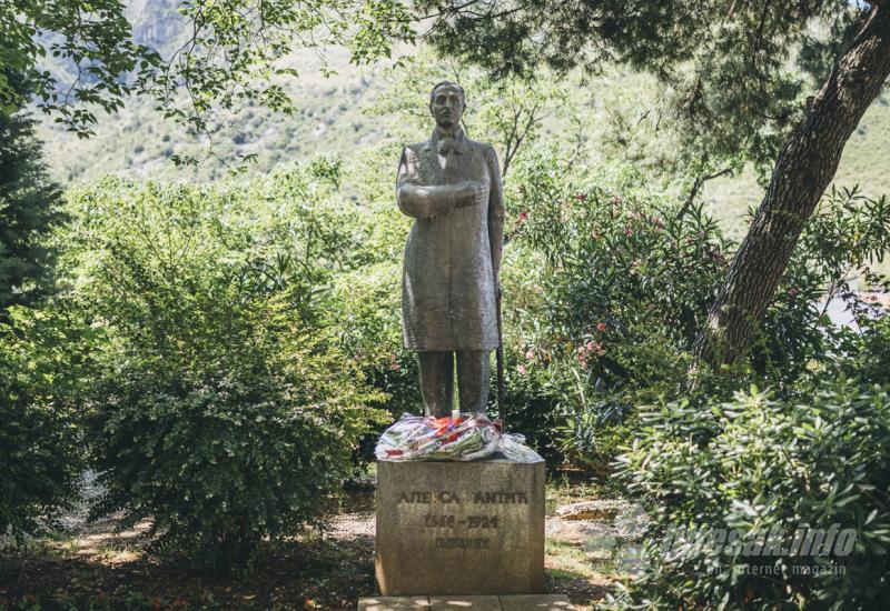 Pred žirijem težak zadatak: Na Šantićevom festivalu i pjesma za stradalu djecu u školi u Beogradu