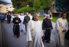 FOTO | Svečano u Mostaru: Tijelovska procesija prošla gradom 