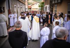 FOTO | Svečano u Mostaru: Tijelovska procesija prošla gradom 