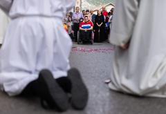 FOTO | Svečano u Mostaru: Tijelovska procesija prošla gradom 