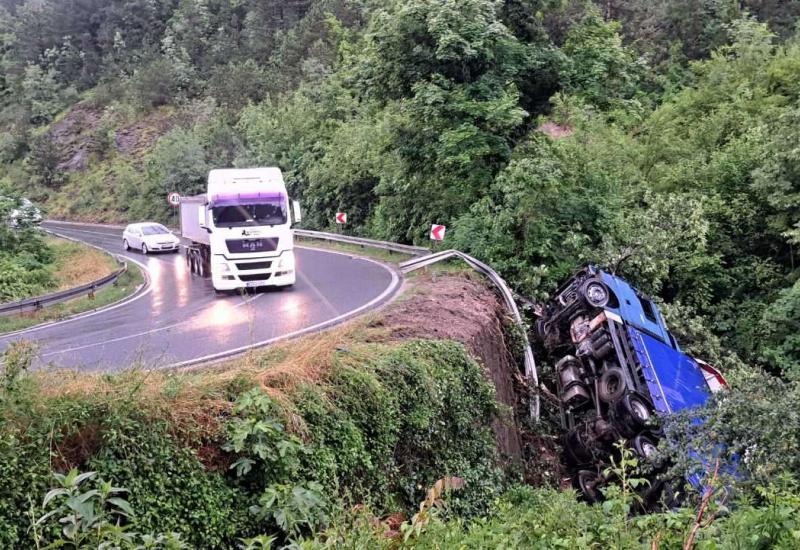 Jablanica: Kamion sletio s ceste